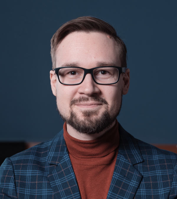 Дмитрий Макаров